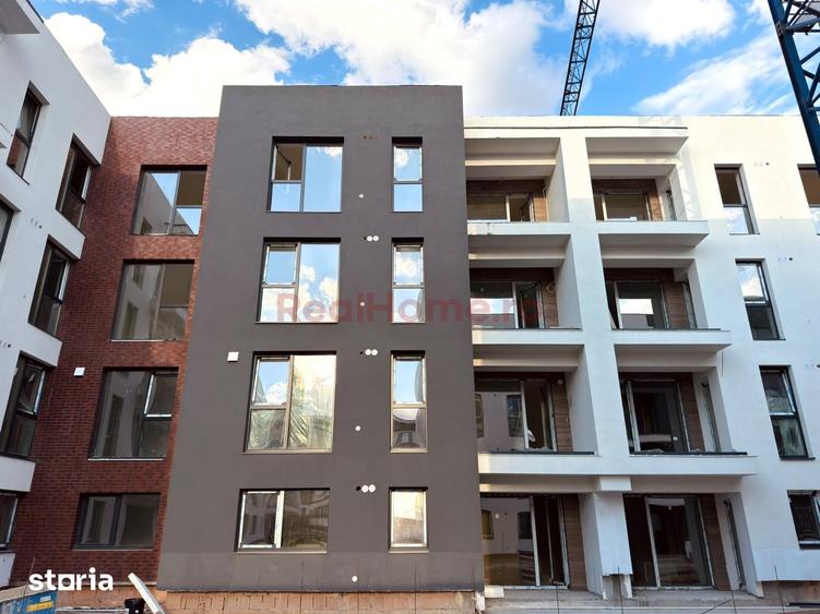 Apartament cu 3 camere decomandat în Titan