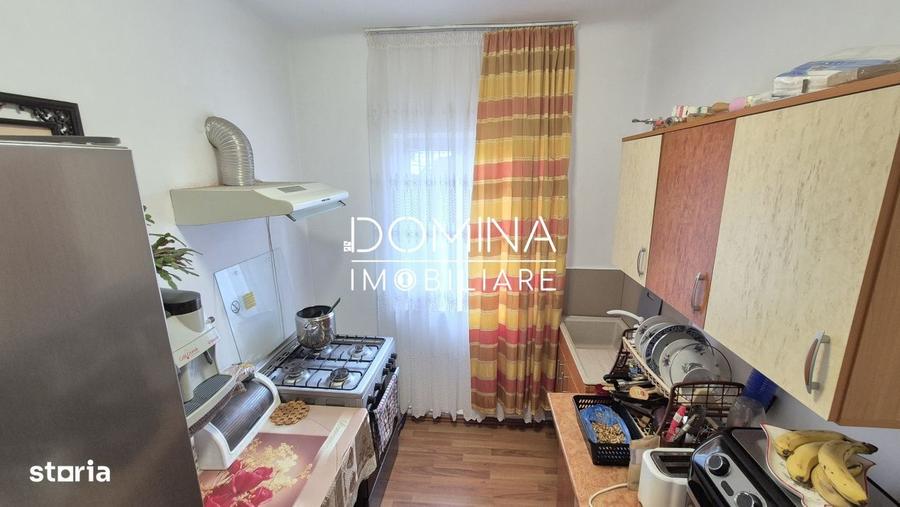 Casă cu 4 camere în Cârbești