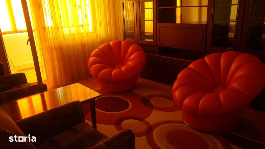Apartament cu 3 camere decomandat în Unirii Sud