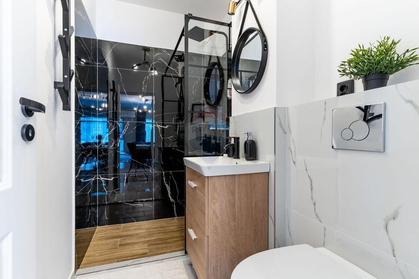 Apartament cu 3 camere semidecomandat, mobilat în Florești