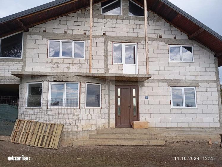 Casă cu 3 camere în Mihoveni