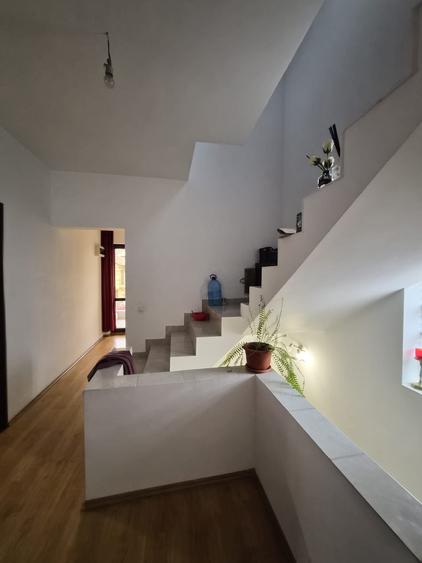 Casă individuală cu 5 camere cu Canalizare în Bragadiru