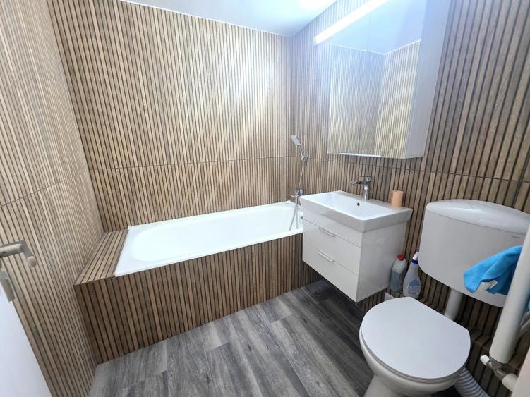 Apartament cu 3 camere decomandat în Militari