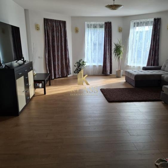 Casă individuală cu 5 camere cu Canalizare în Pipera