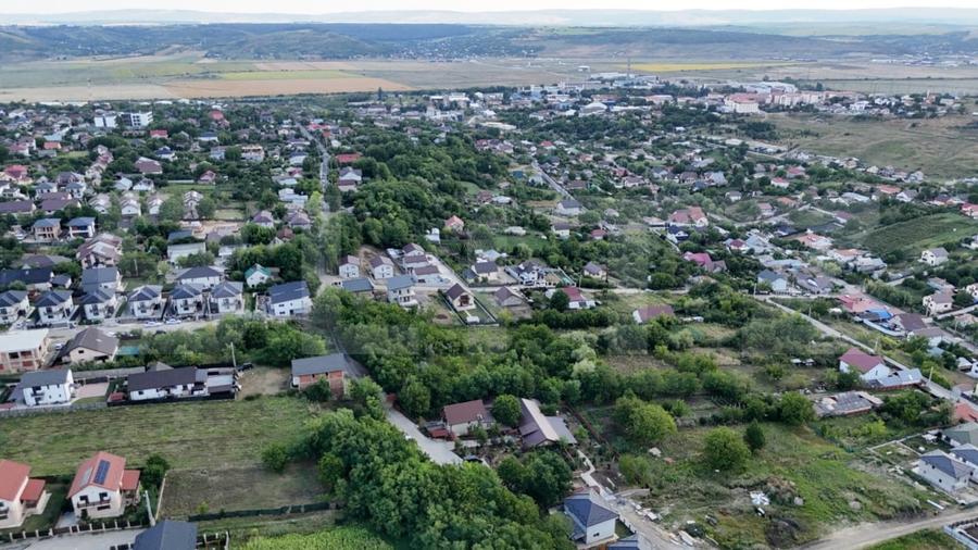 Casă individuală cu 4 camere cu Canalizare în Valea Lupului