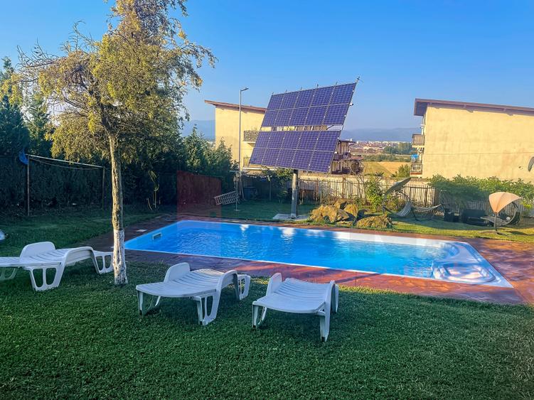 Casă cu 14 camere cu Canalizare în Gușterița