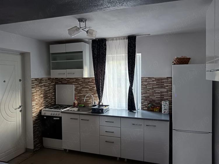 Casă cu Teren 2300 Mp în Fârtățești