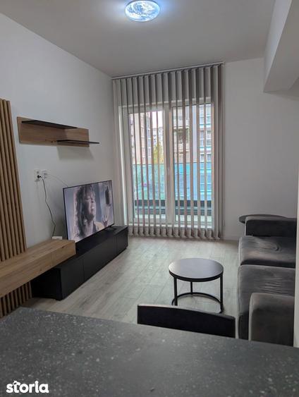 Apartament cu 2 camere, mobilat în Tractorul