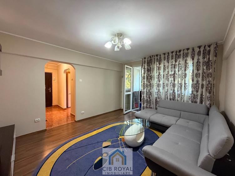 Apartament cu 3 camere semidecomandat în Câmpia Libertății