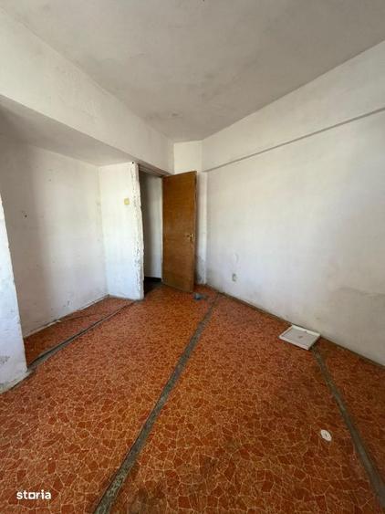 3 Camere et.4/10 An constructie 1989 Zona Crangasi - Stadionul Giulest - 2
