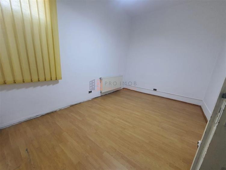 Casă individuală cu 3 camere cu Canalizare în 1 Decembrie