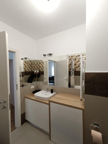 Apartament cu 2 camere decomandat în Central
