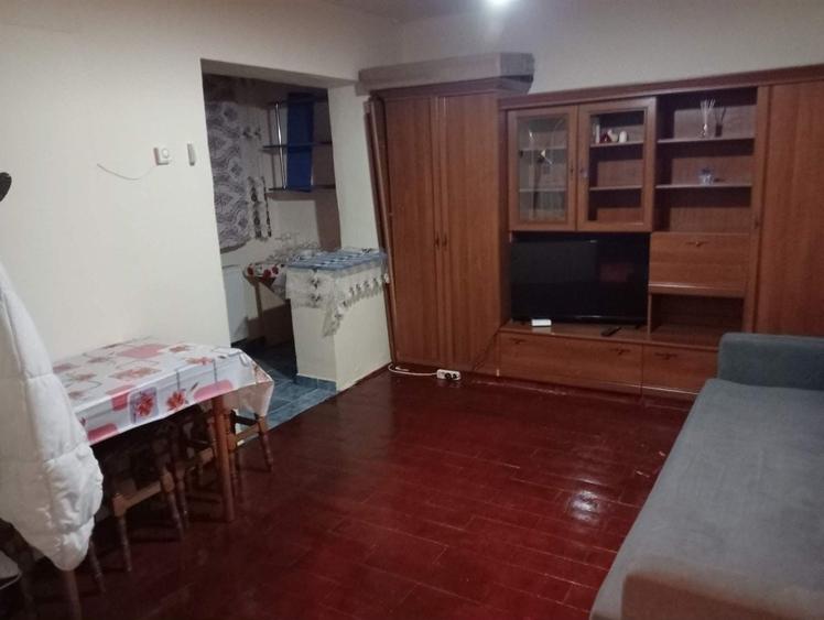 Garsonieră decomandată în Central