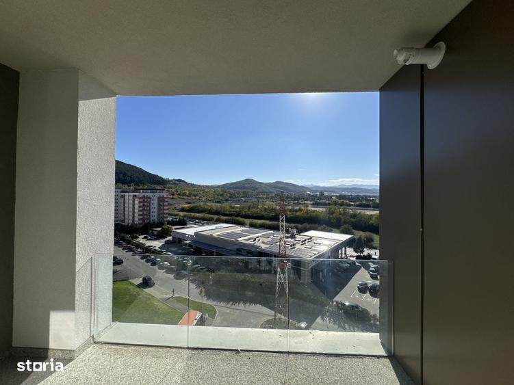 Apartament cu 3 camere semidecomandat în Florești