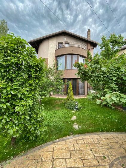 Casă individuală cu 5 camere cu Canalizare în Pipera