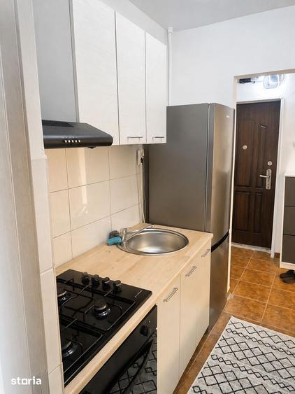 Apartament cu 2 camere semidecomandat în Podul de Piatră