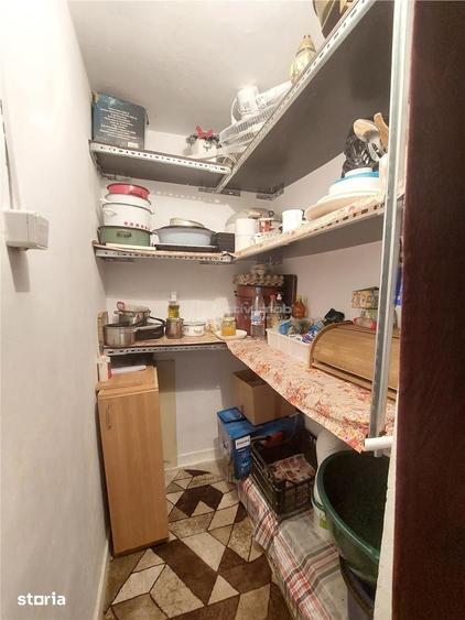 Apartament cu 4 camere semidecomandat în Micro 5