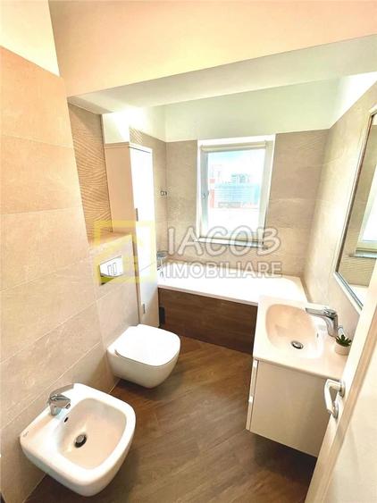 Apartament cu 3 camere semidecomandat în Ștefan cel Mare