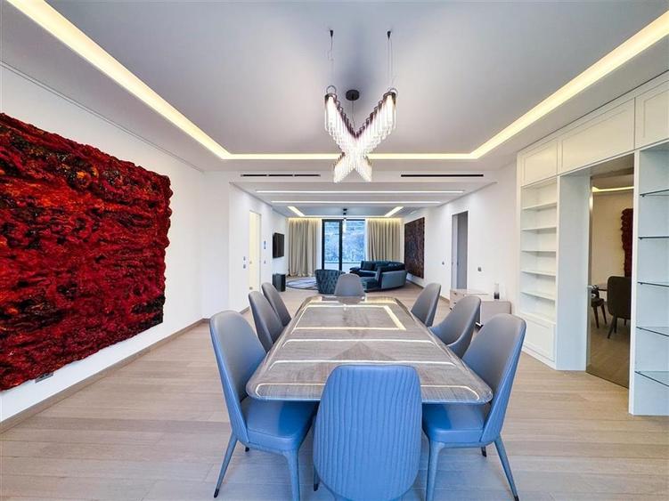 Apartament cu 4 camere decomandat, mobilat în Kiseleff