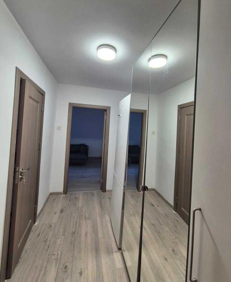 Apartament cu 4 camere decomandat în Lujerului