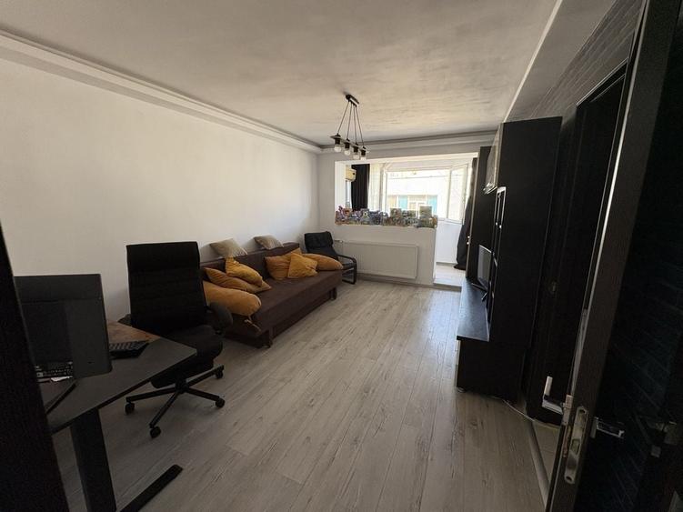 Apartament cu 2 camere decomandat în Colentina