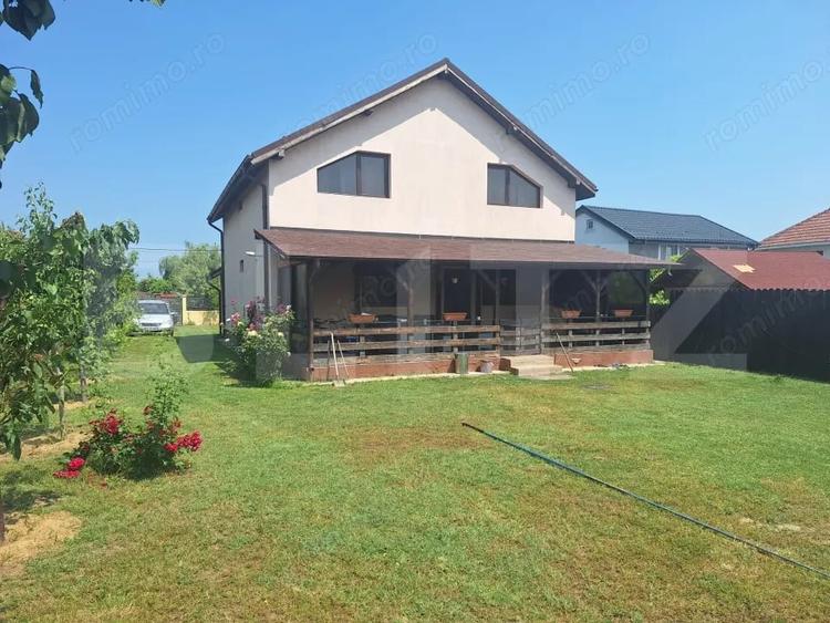 Casă cu 4 camere cu Teren 769 Mp în Ghercești