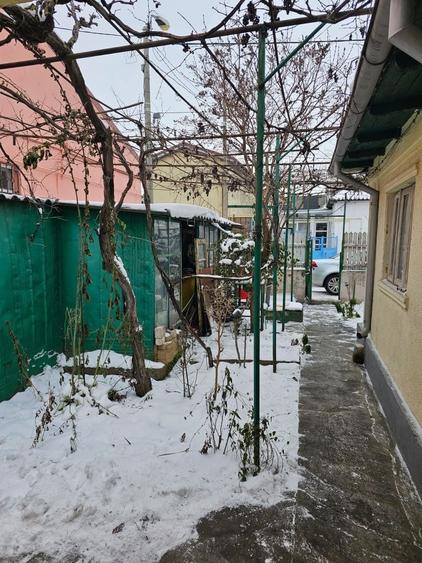 Casă individuală cu 4 camere cu Canalizare în Brătianu