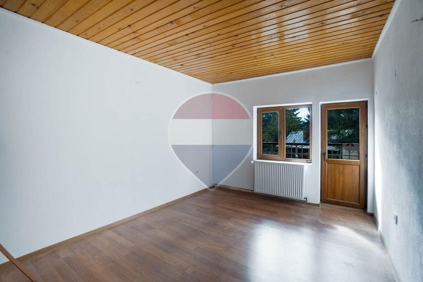 Duplex cu 8 camere cu Teren 304 Mp în Central