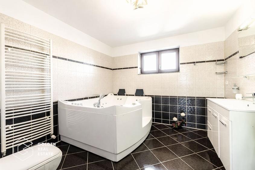 Casă individuală cu 6 camere cu Canalizare în Bujac