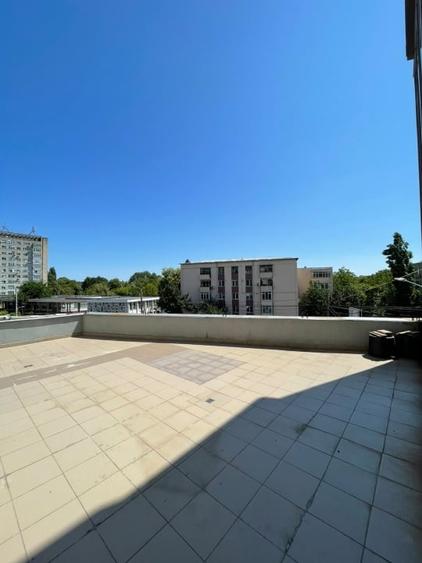 Spațiu comercial, de 660 mp, în Calea Severinului
