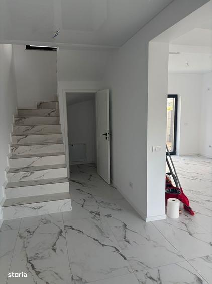 Casă cu 3 camere cu Teren 300 Mp în Central