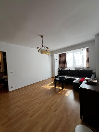 Apartament cu 2 camere semidecomandat, mobilat în Tineretului
