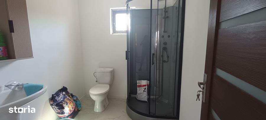 Casă cu 4 camere cu Teren 333 Mp în Șimnicu de Sus