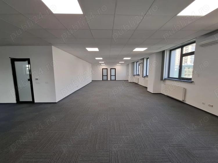 Spațiu comercial, de 372 mp, în Central