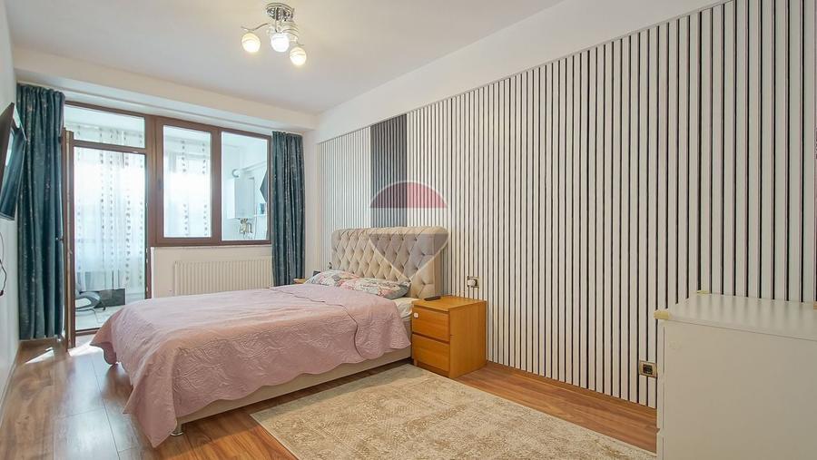 Apartament cu 3 camere decomandat, mobilat în Tractorul