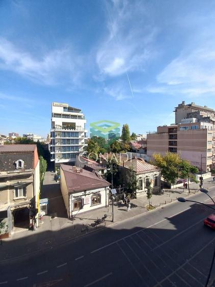 Garsonieră decomandată, mobilată în Romană