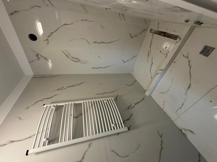 Apartament cu 4 camere semidecomandat în Cișmigiu