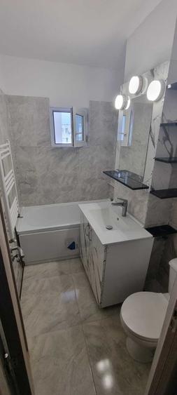 Apartament cu 2 camere decomandat în Florilor