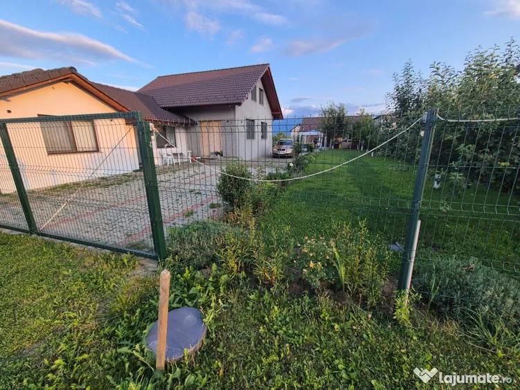 Casă cu 7 camere cu Teren 820 Mp în Vulcan