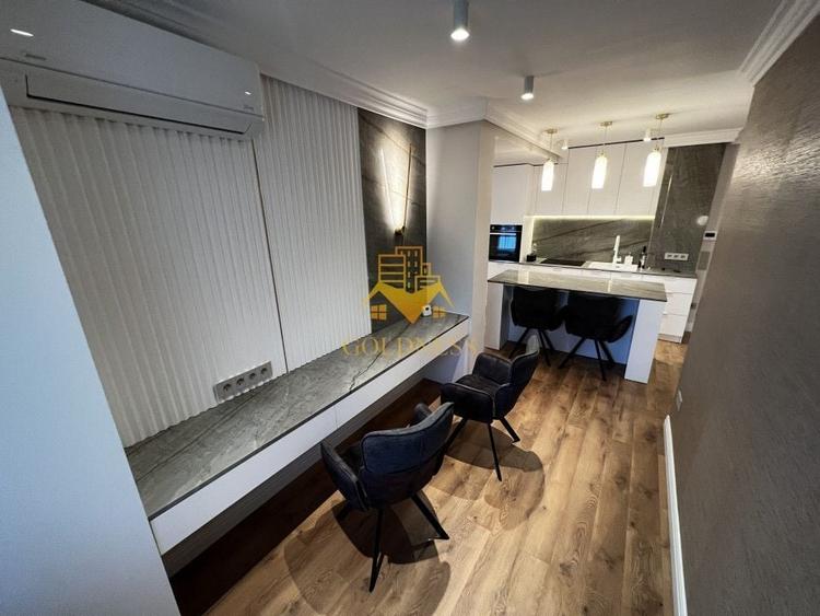 Apartament cu 3 camere semidecomandat în Central