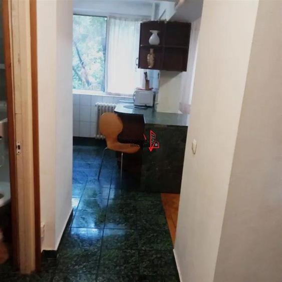 Apartament cu 2 camere semidecomandat în Obor