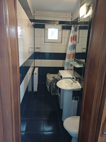 Apartament cu 2 camere semidecomandat în Micro III
