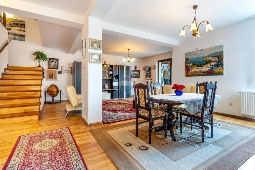 Duplex cu 5 camere cu Teren 512 Mp în Florești