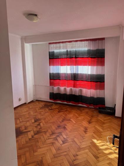 Apartament cu 3 camere decomandat în Decebal