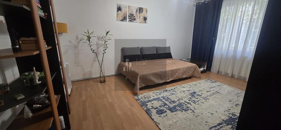 Apartament cu 3 camere decomandat în 1 Decembrie 1918