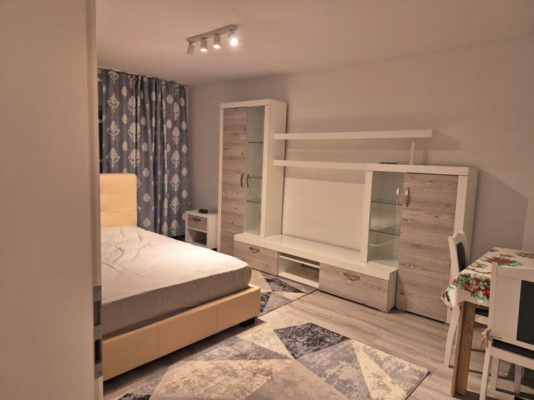 Apartament cu 2 camere decomandat în Soarelui