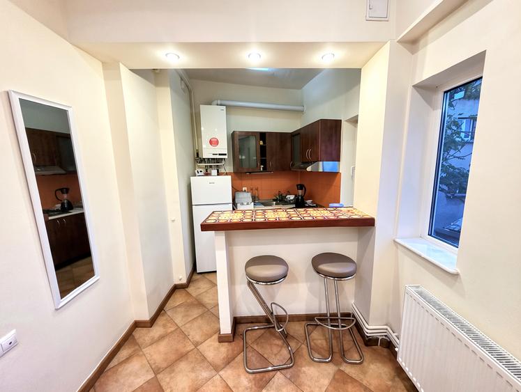 Apartament cu 2 camere decomandat în Cișmigiu