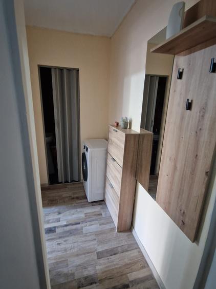 Garsonieră decomandată în Girocului