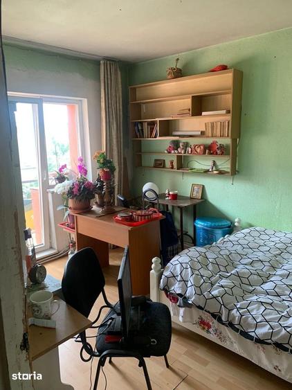 Apartament cu 4 camere decomandat în Dâmbul Rotund