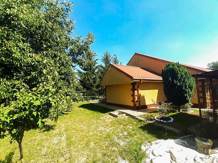 Casă cu 4 camere cu Teren 600 Mp în Păcurari